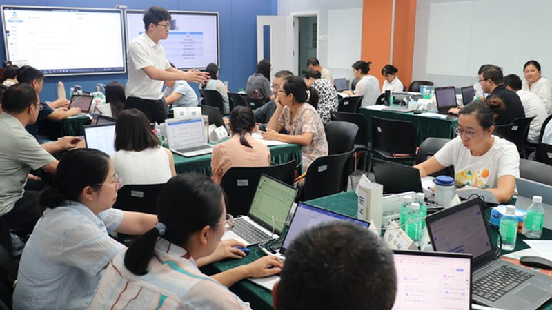小标题：选择Scratch网课的关键点