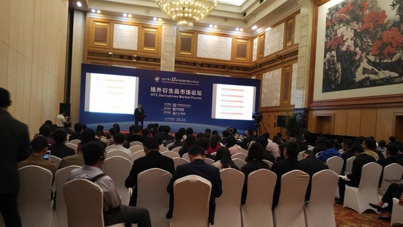 小标题：传统教育与现代教学的碰撞