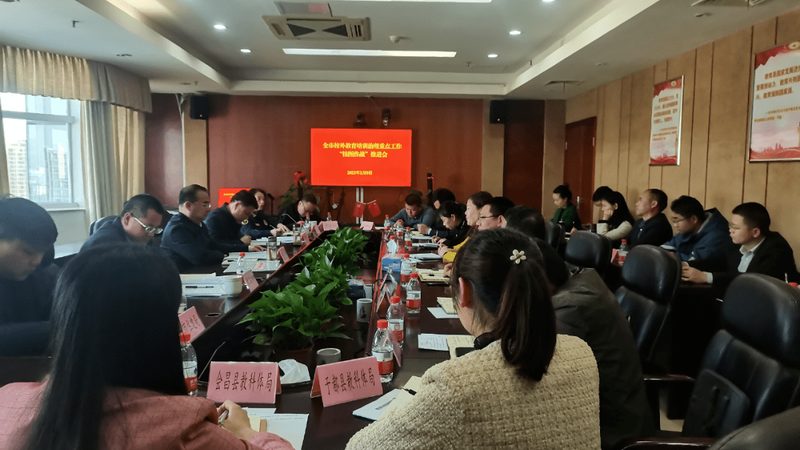 建造师培训机构的收费标准主要由以下几个方面构成：